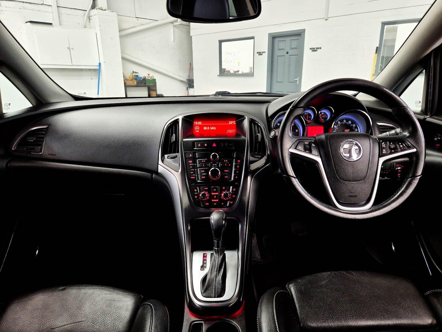 Used Vauxhall Astra 2012 for sale - 78170176: Photo 40