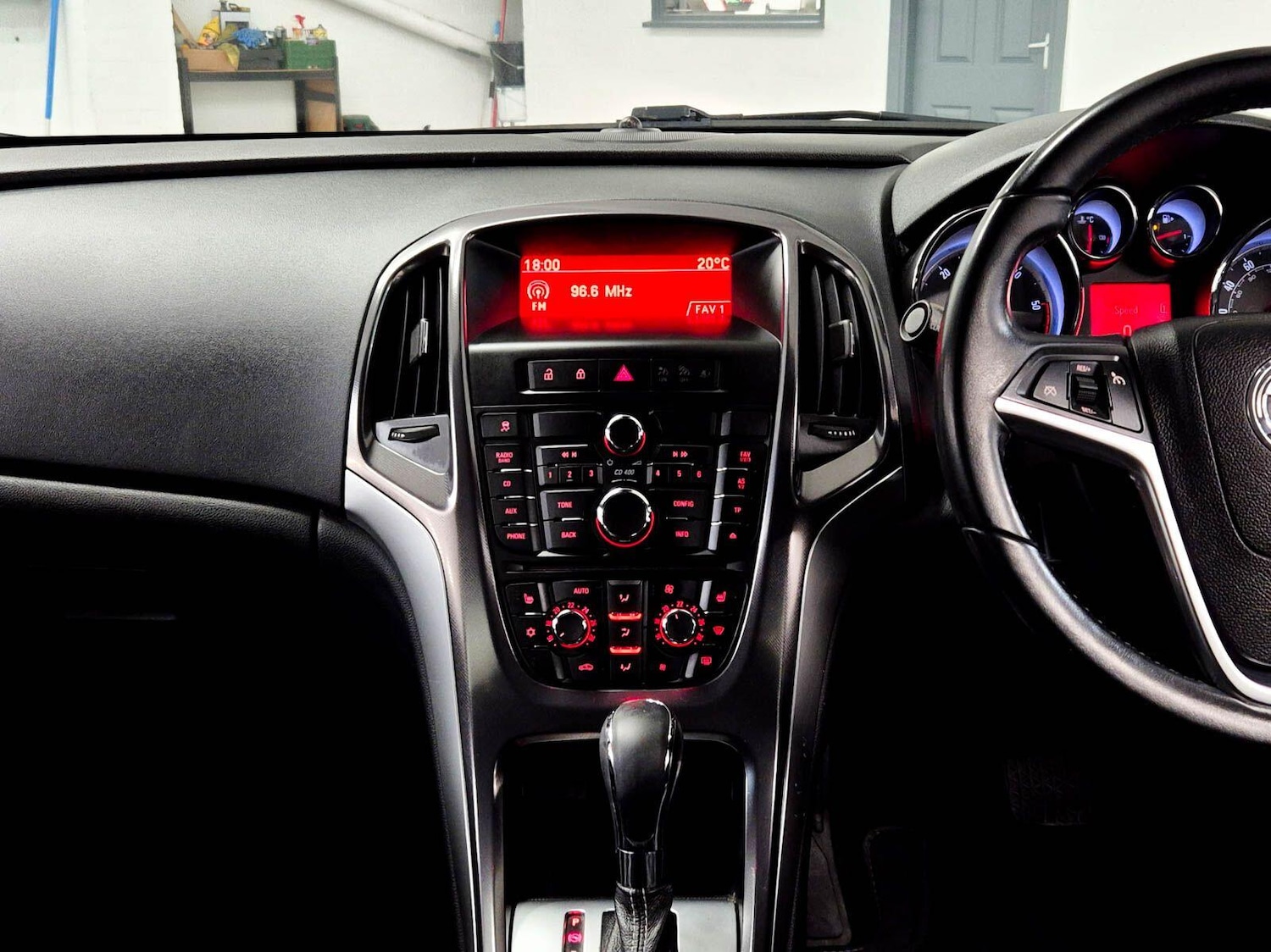 Used Vauxhall Astra 2012 for sale - 78170176: Photo 41