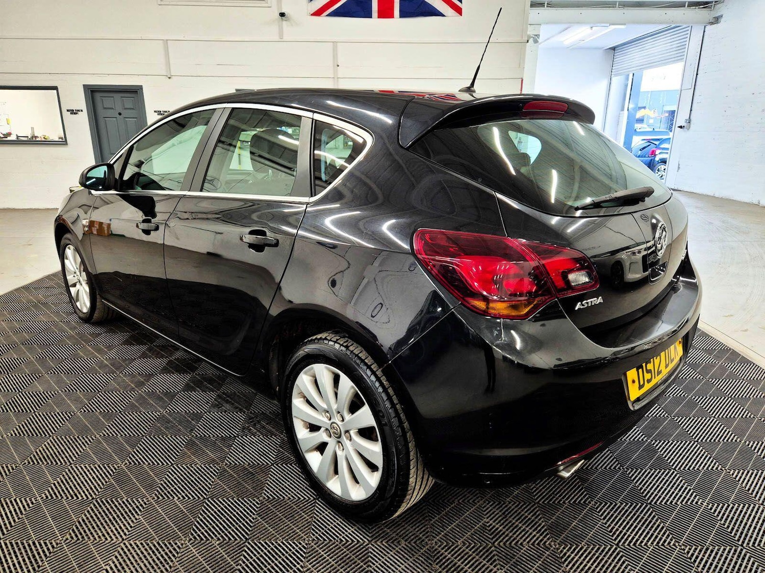 Used Vauxhall Astra 2012 for sale - 78170176: Photo 7