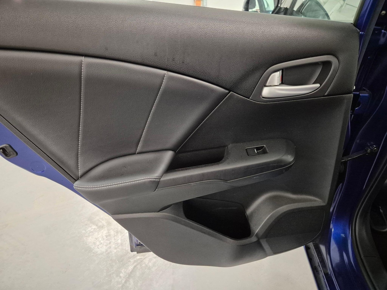 Used Honda Civic 2012 for sale - 76700826: Photo 25