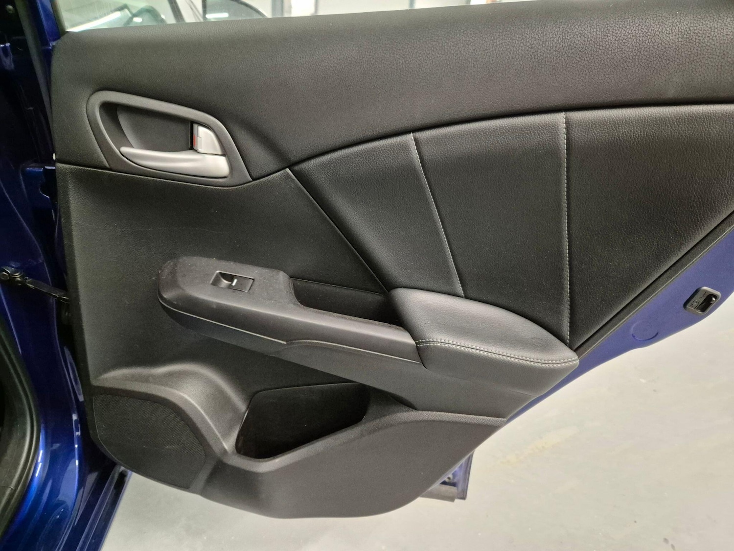 Used Honda Civic 2012 for sale - 76700826: Photo 26