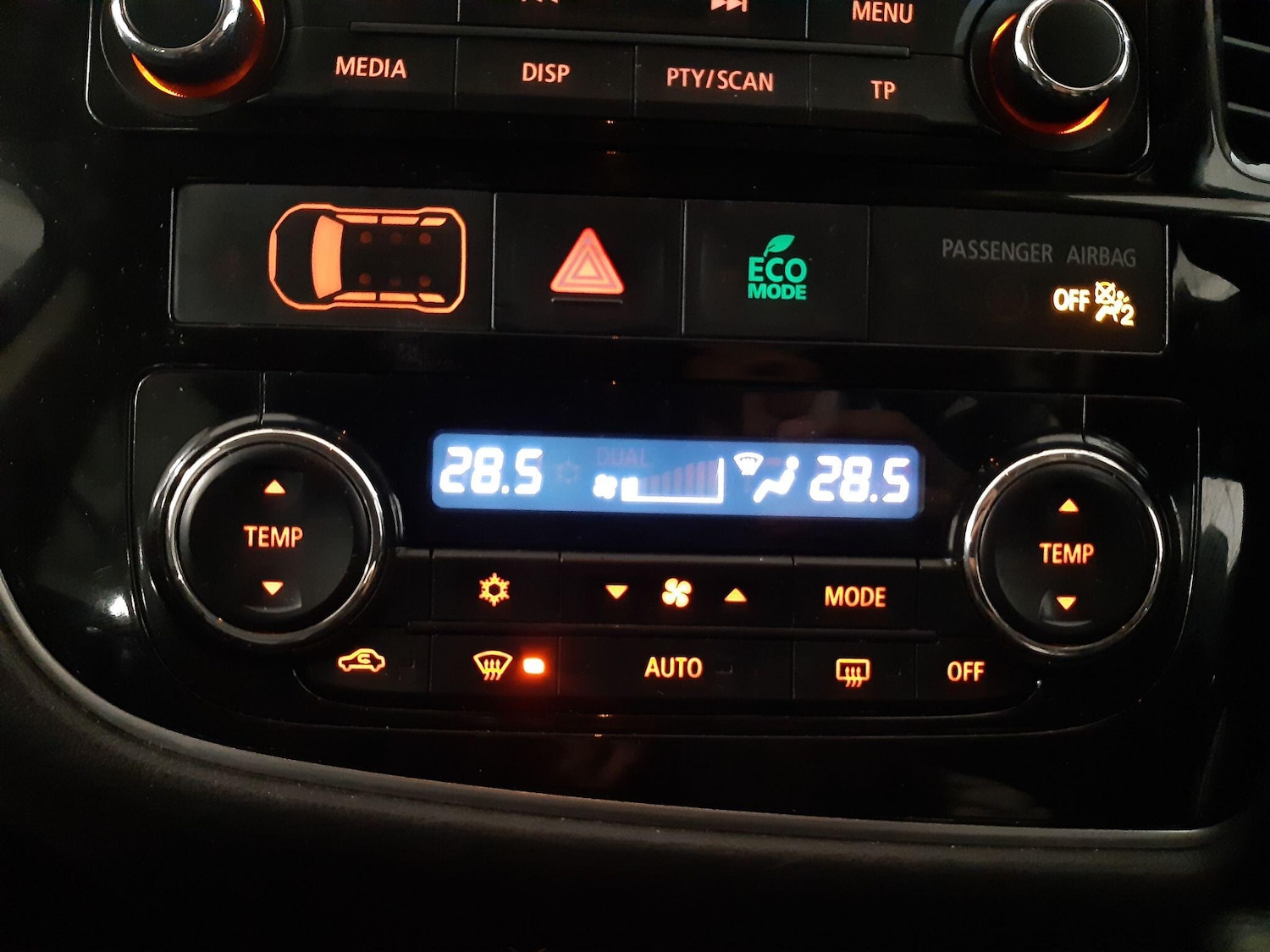 Used Mitsubishi Outlander 2016 for sale - 76952499: Photo 24