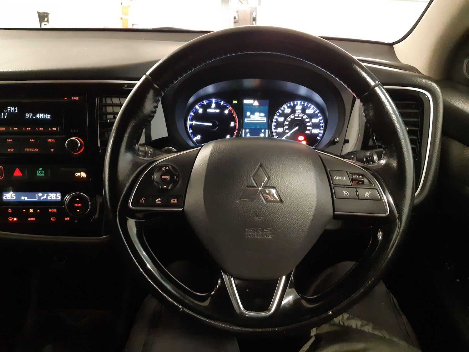 Used Mitsubishi Outlander 2016 for sale - 76952499: Photo 31