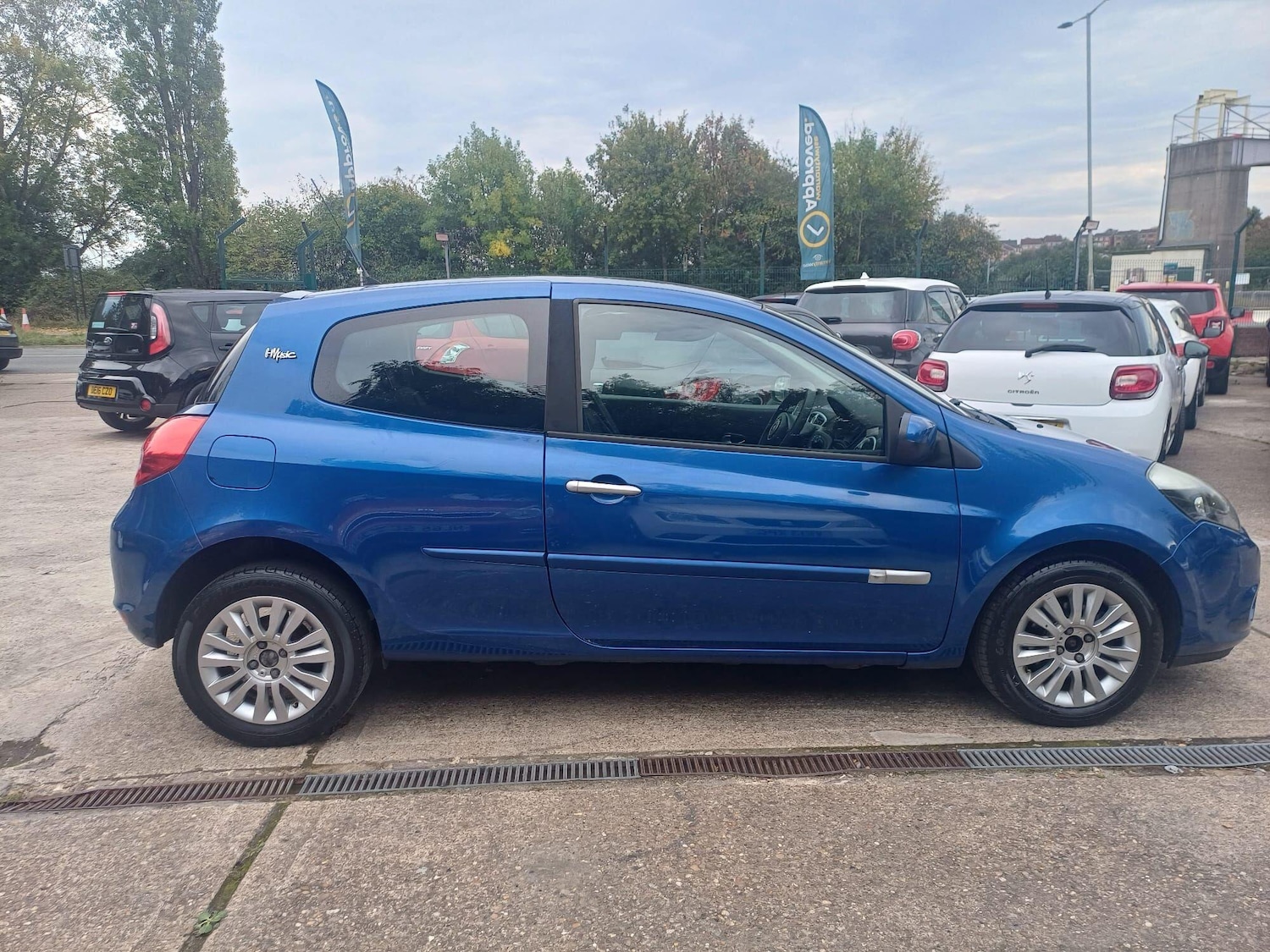 Used Renault Clio 2011 for sale - 76166421: Photo 7