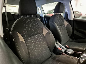 Used Peugeot 2008 2015 for sale - 78689565: Photo