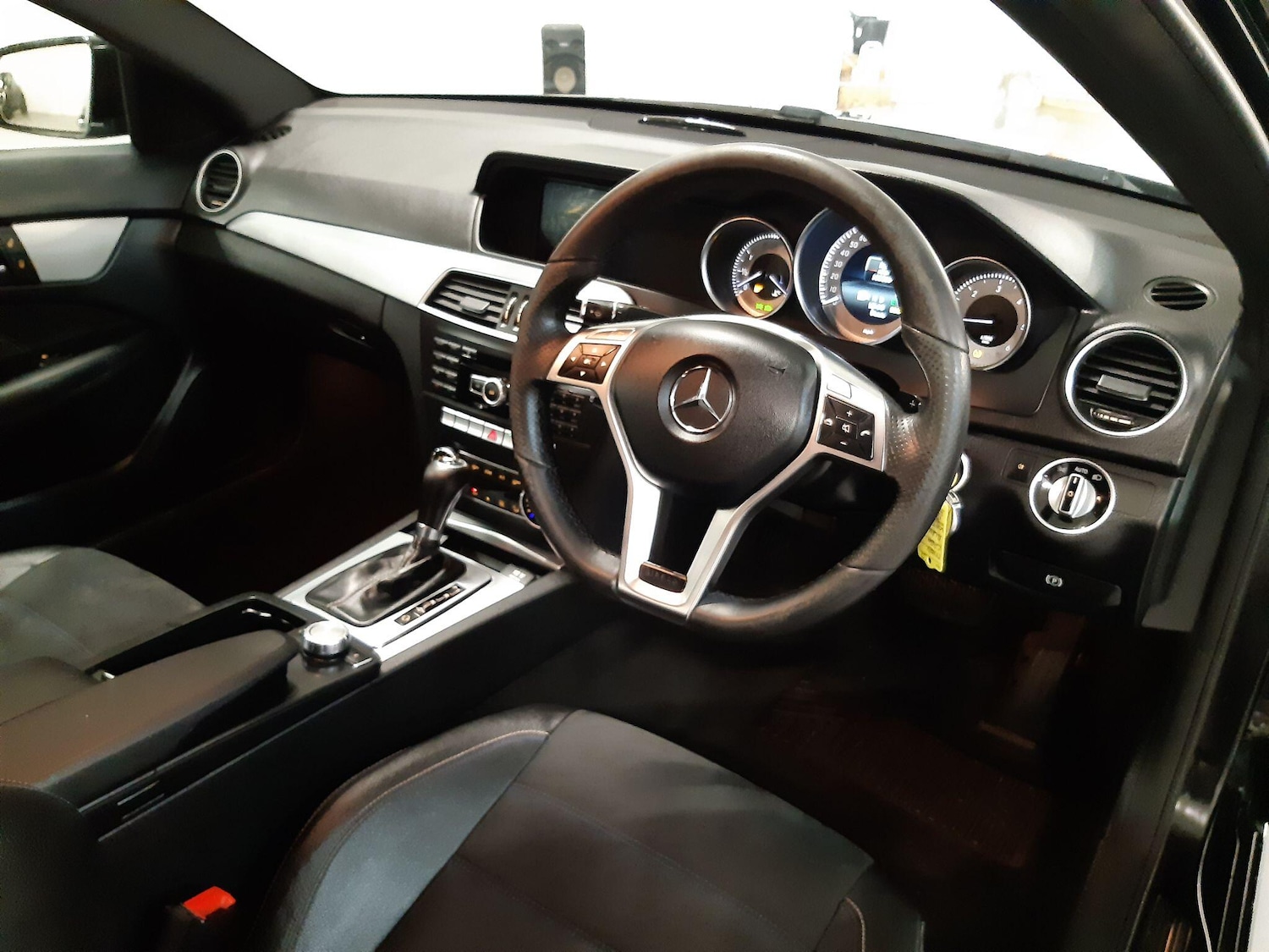 Used Mercedes-Benz C Class 2015 for sale - 76619899: Photo 2