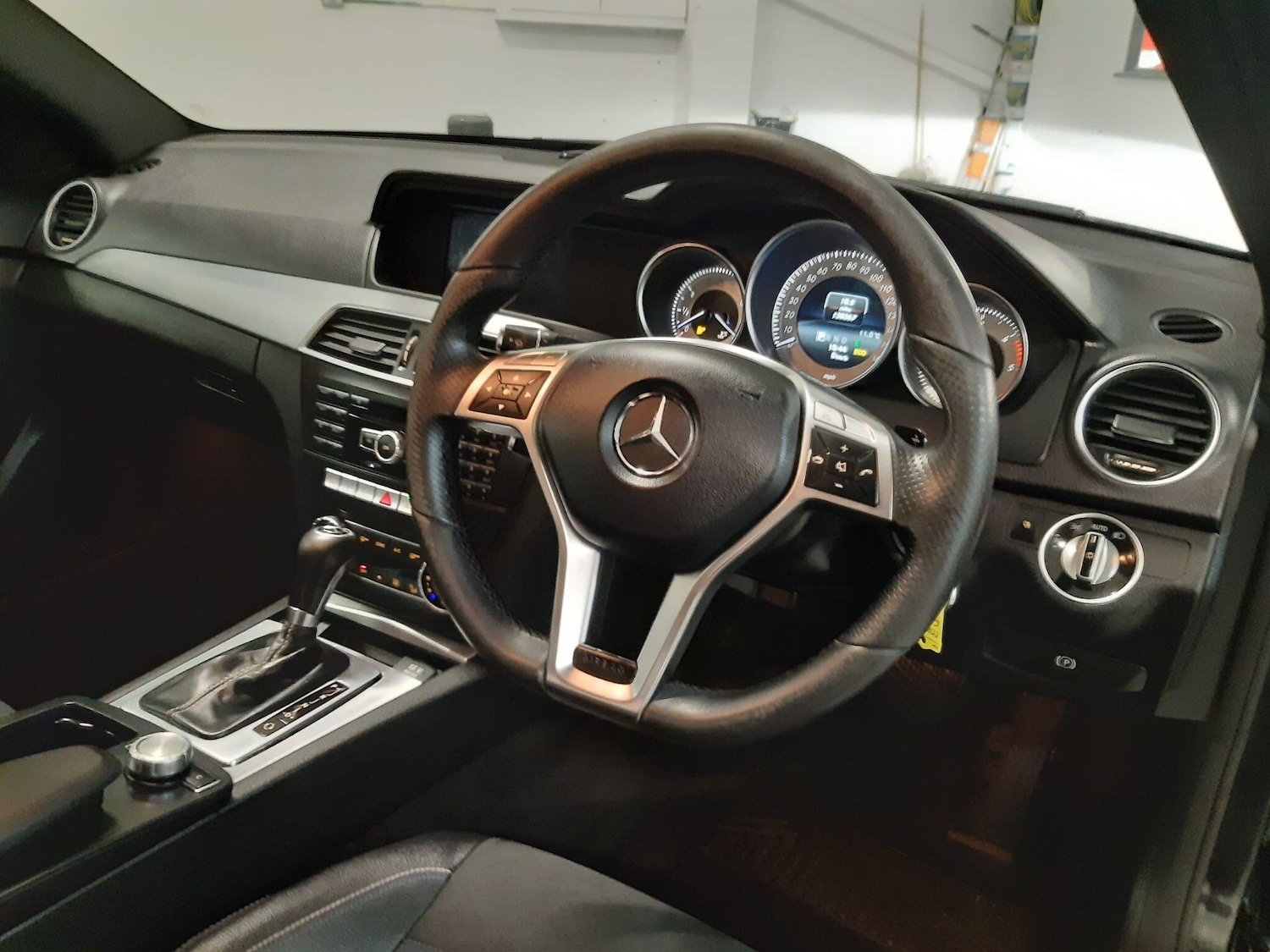 Used Mercedes-Benz C Class 2015 for sale - 76619899: Photo 30