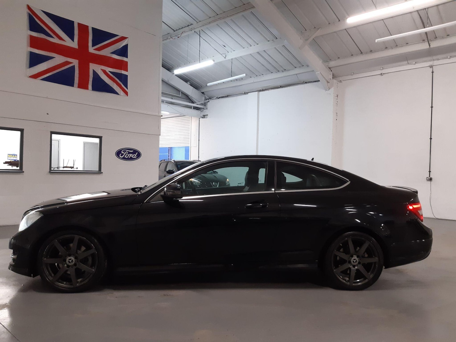 Used Mercedes-Benz C Class 2015 for sale - 76619899: Photo 8