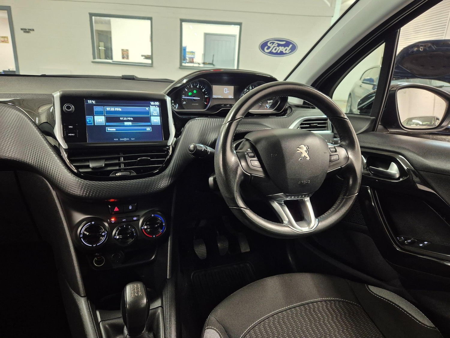 Used Peugeot 208 2016 for sale - 76786913: Photo 50