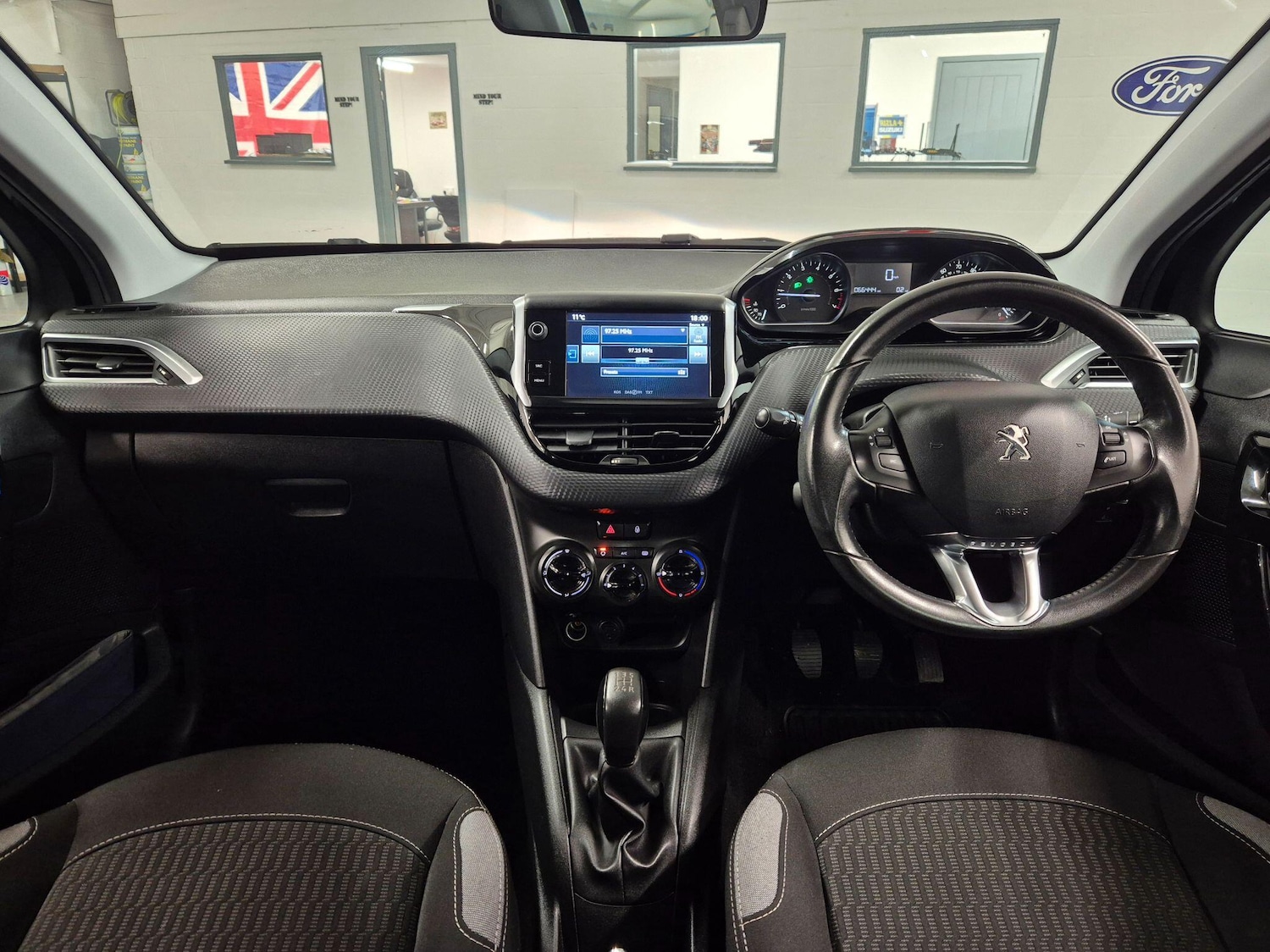 Used Peugeot 208 2016 for sale - 76786913: Photo 51