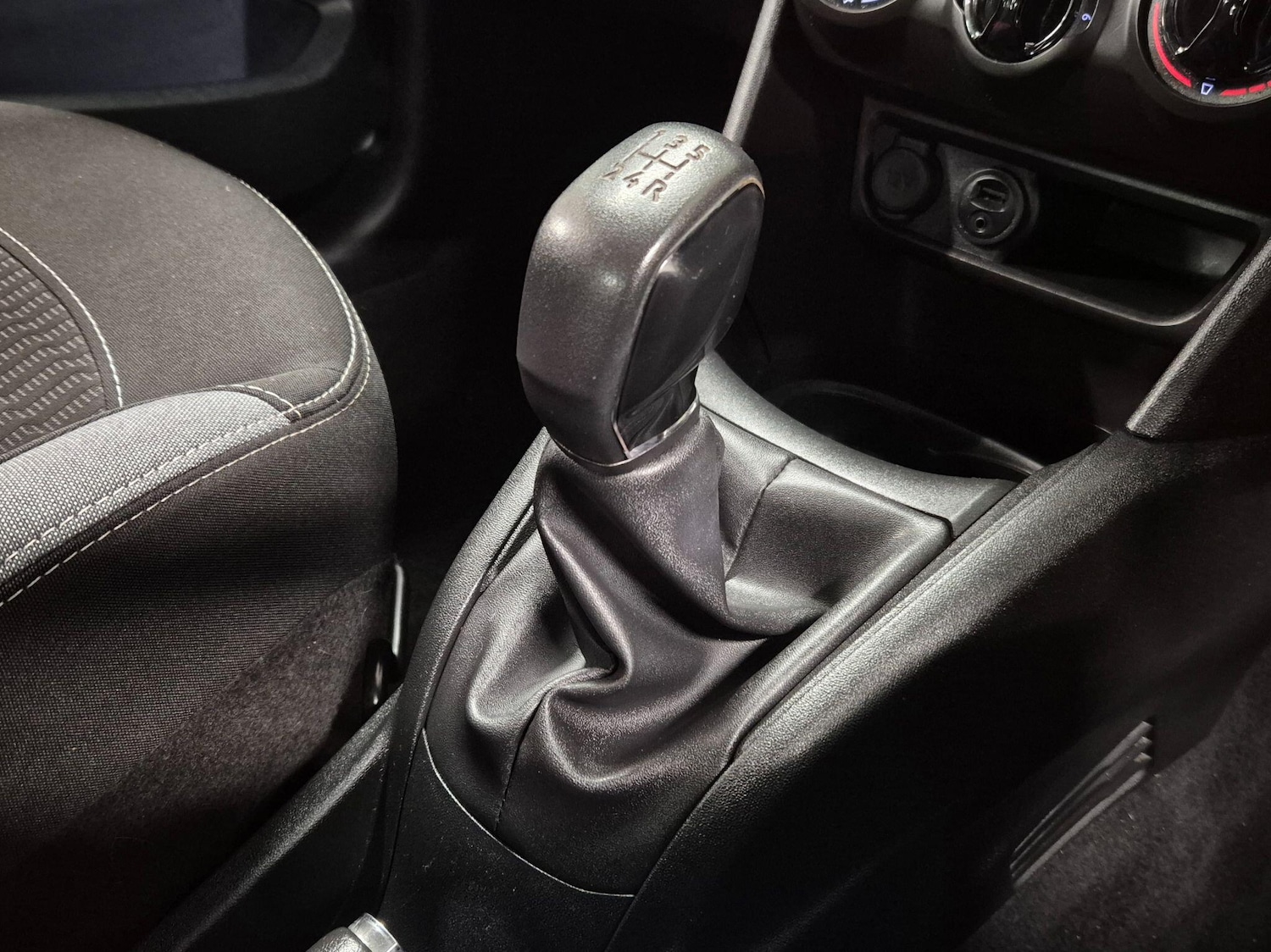 Used Peugeot 208 2016 for sale - 76786913: Photo 64