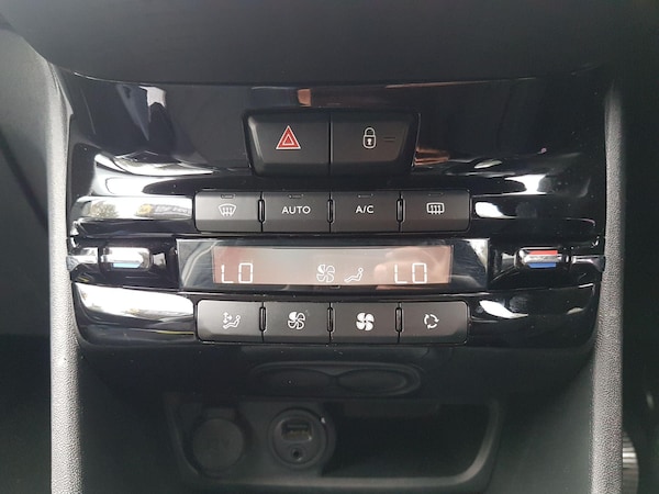 Used Peugeot 2008 2017 for sale - 76166700: Photo 36