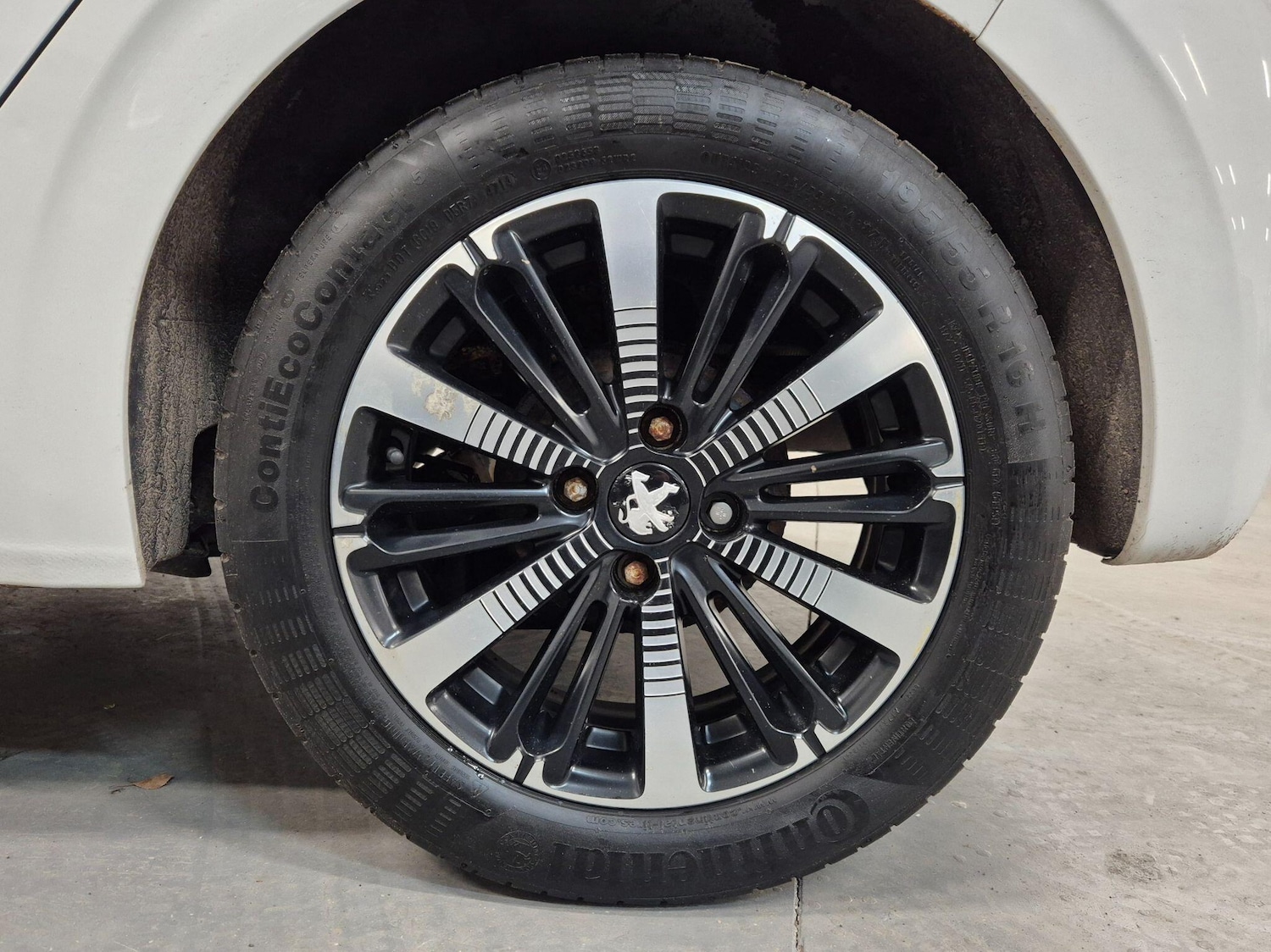 Used Peugeot 208 2016 for sale - 76786441: Photo 21