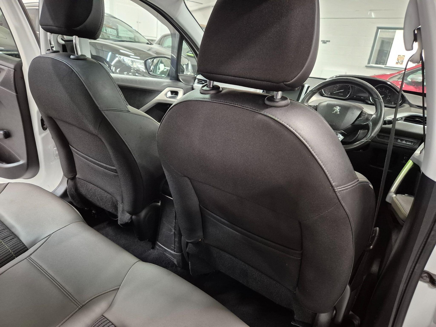 Used Peugeot 208 2016 for sale - 76786441: Photo 33