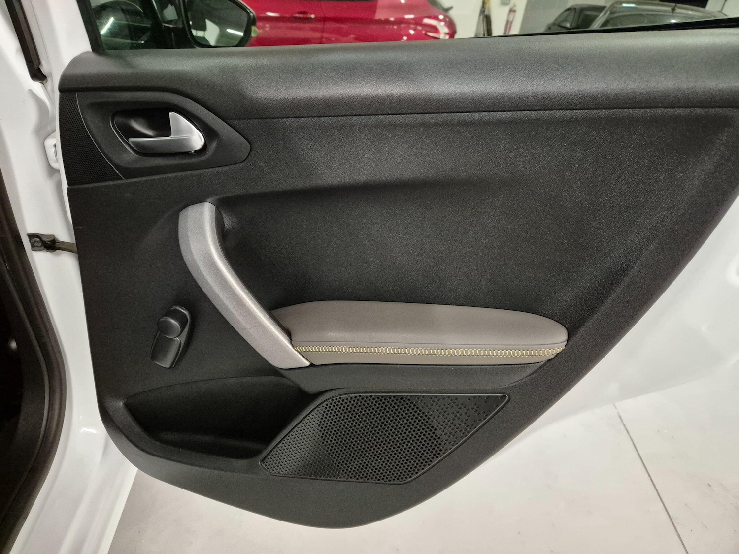 Used Peugeot 208 2016 for sale - 76786441: Photo 38