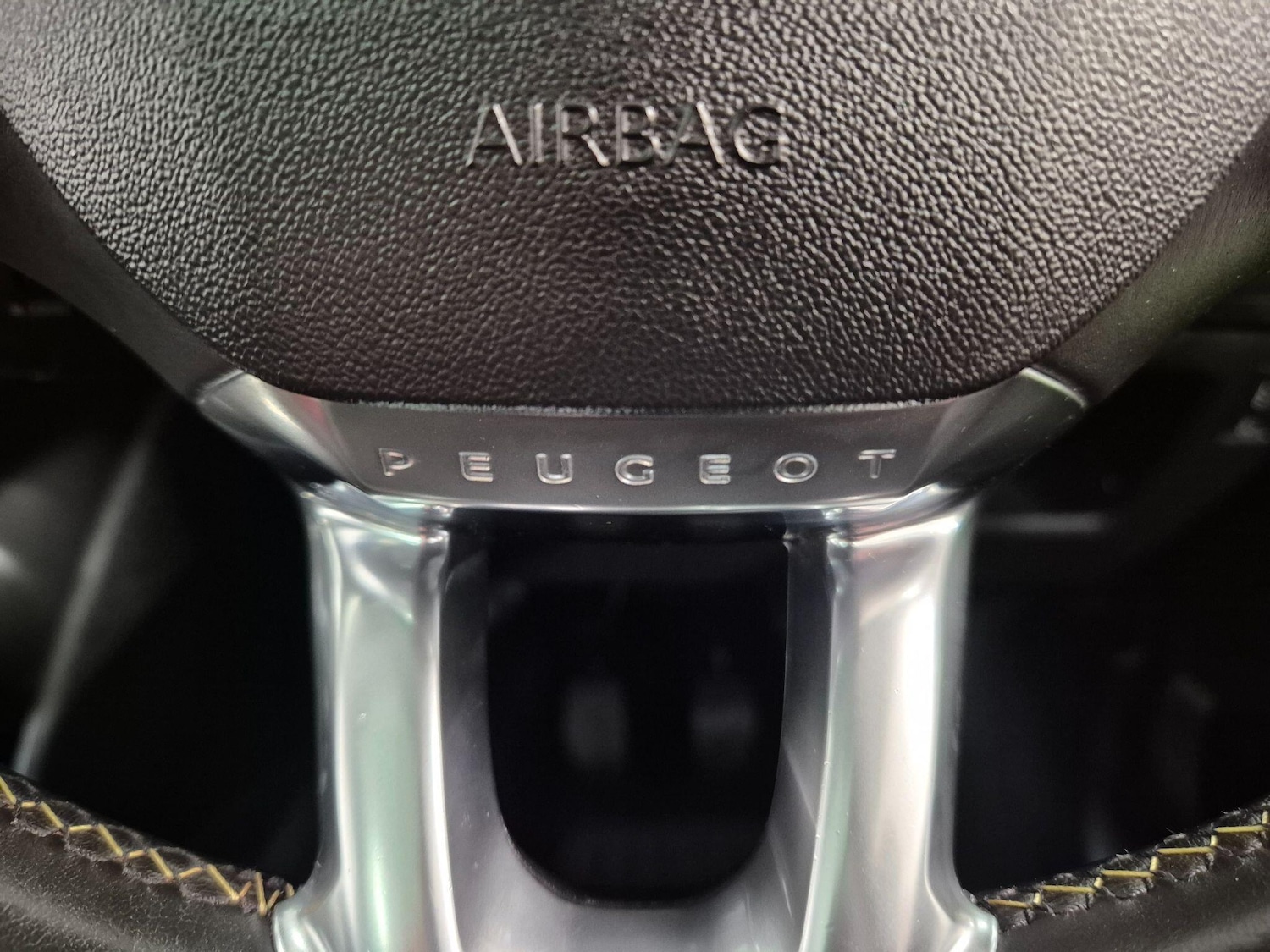 Used Peugeot 208 2016 for sale - 76786441: Photo 64