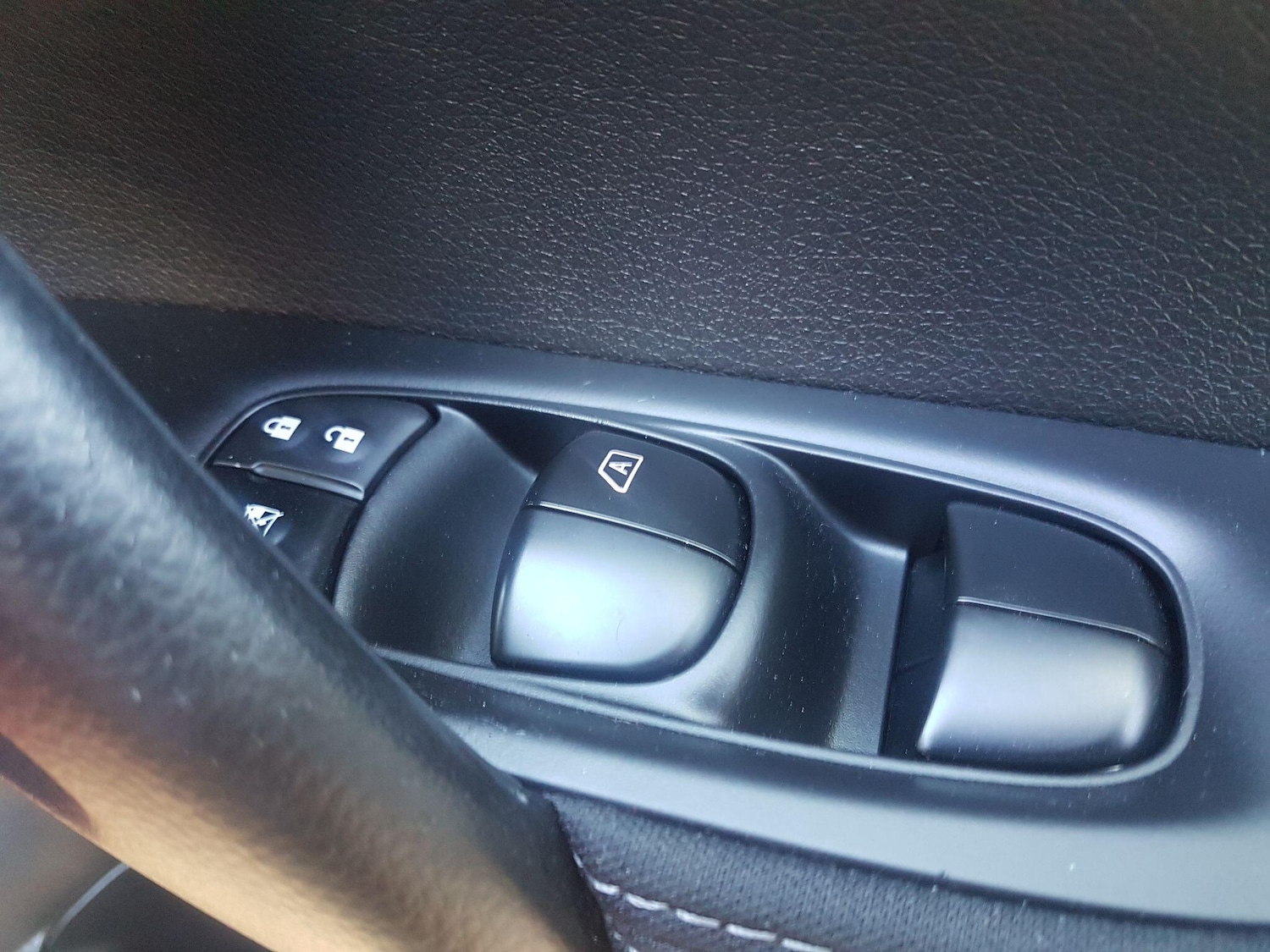 Used Nissan Qashqai 2015 for sale - 76399212: Photo 15