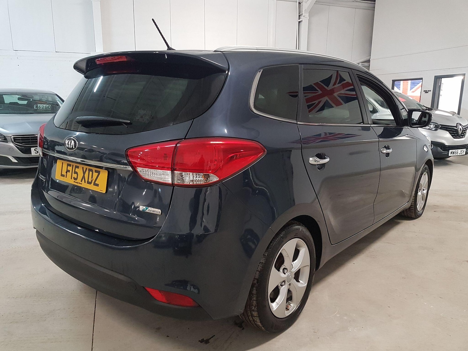 Used Kia Carens 2015 for sale - 76522063: Photo 11