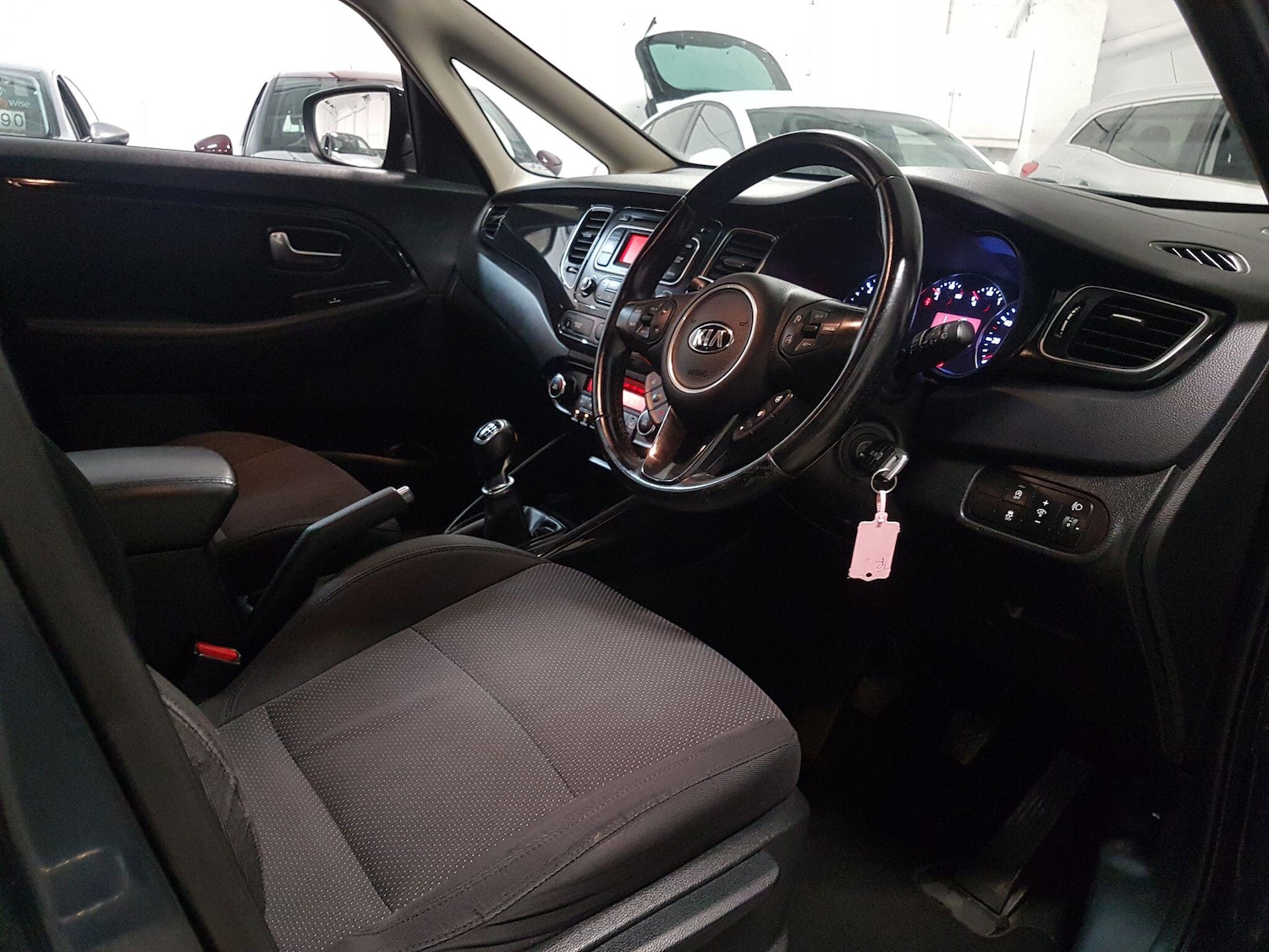 Used Kia Carens 2015 for sale - 76522063: Photo 12