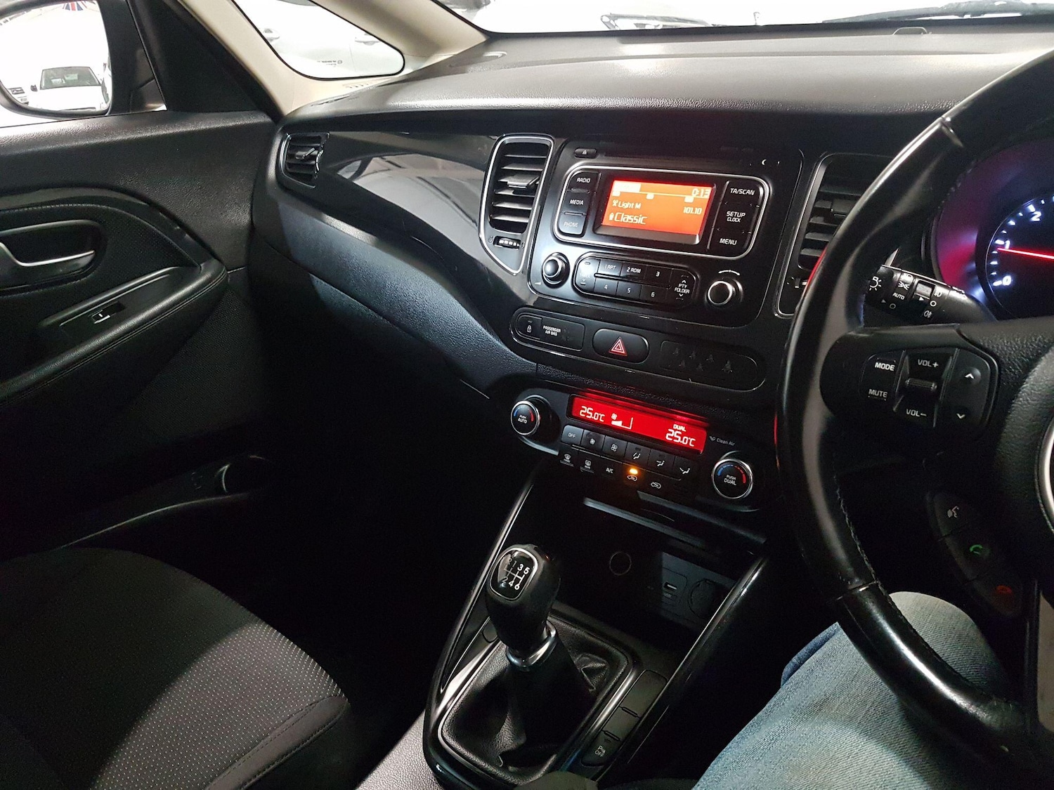 Used Kia Carens 2015 for sale - 76522063: Photo 13