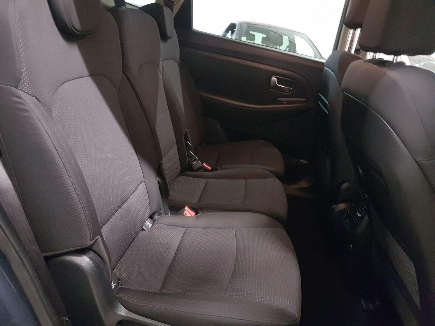 Used Kia Carens 2015 for sale - 76522063: Photo 17