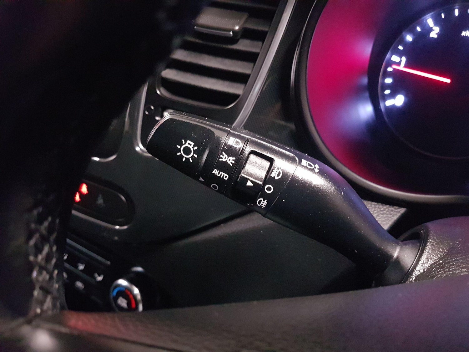 Used Kia Carens 2015 for sale - 76522063: Photo 27