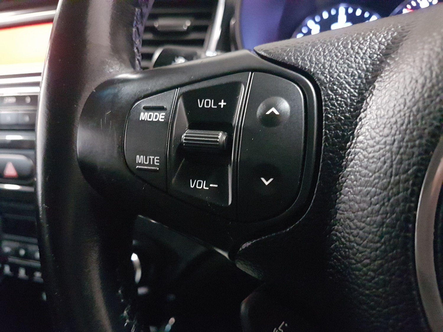 Used Kia Carens 2015 for sale - 76522063: Photo 29