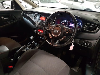 Used Kia Carens 2015 for sale - 76522063: Photo