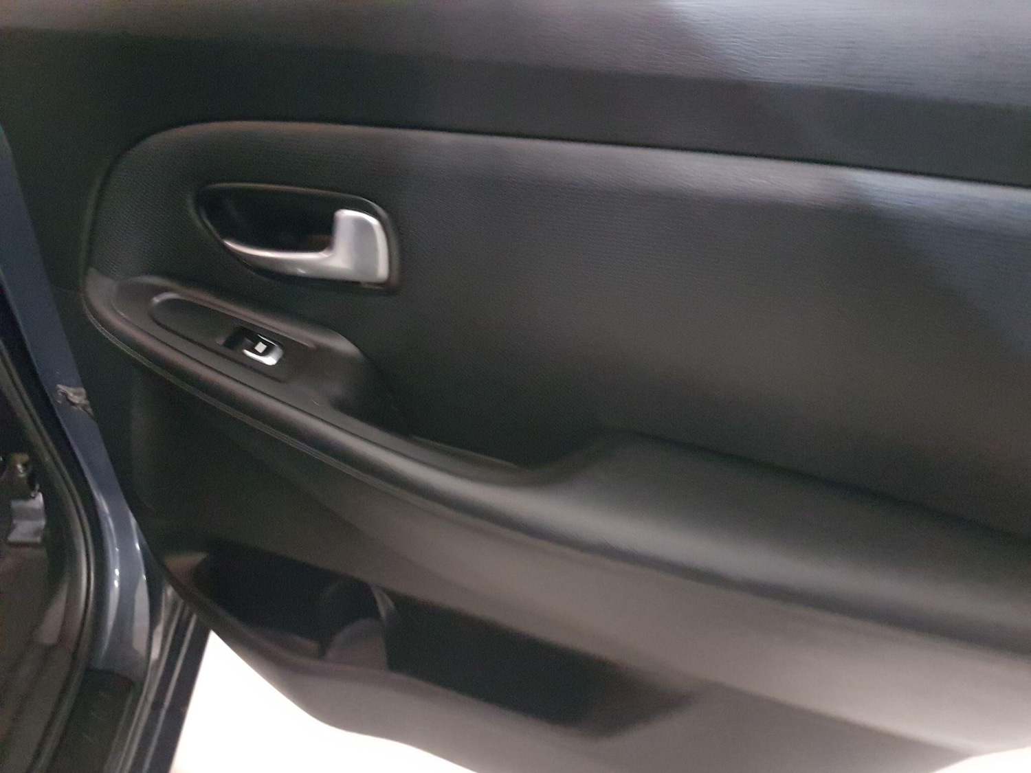 Used Kia Carens 2015 for sale - 76522063: Photo 32