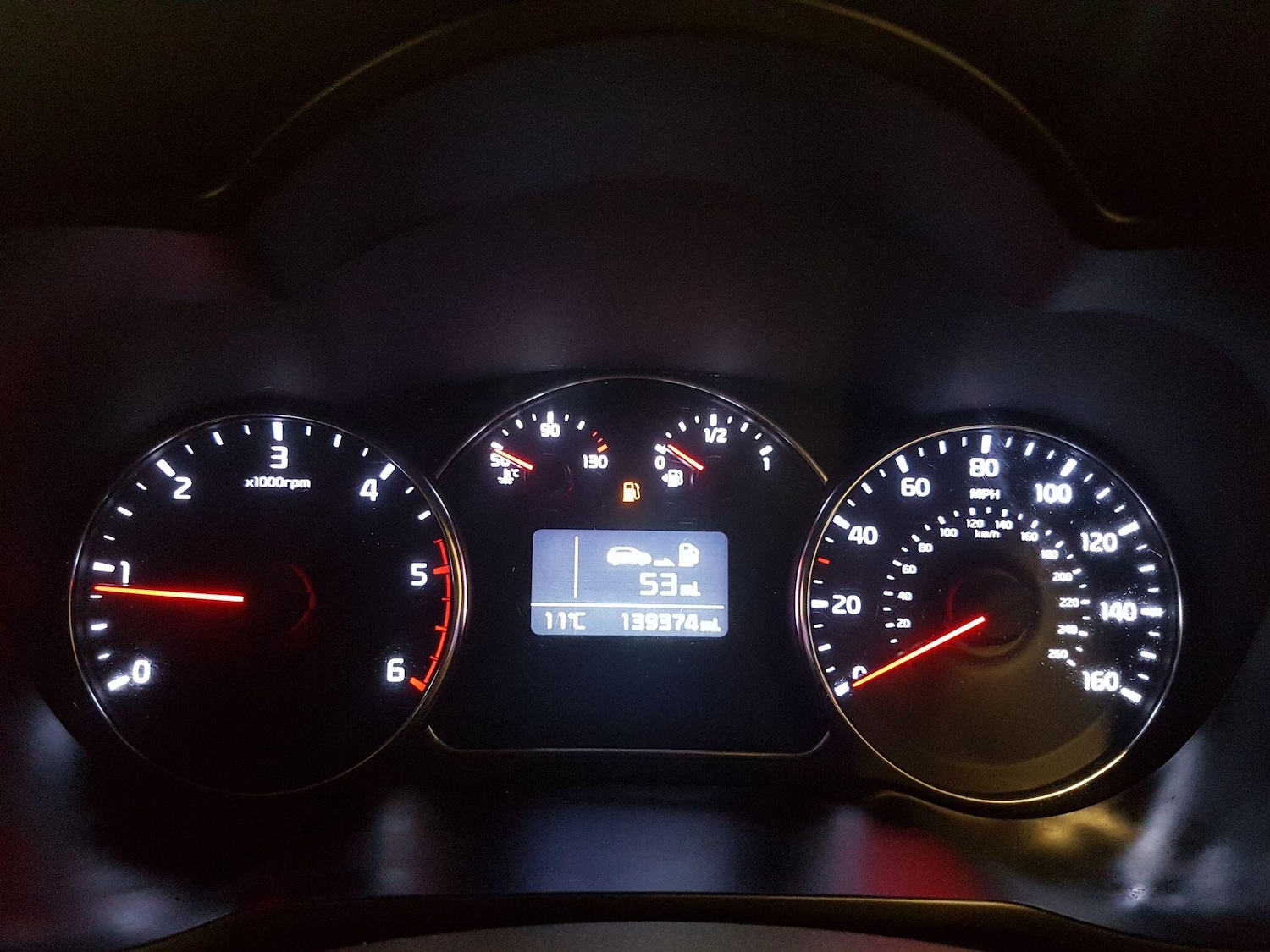 Used Kia Carens 2015 for sale - 76522063: Photo 37