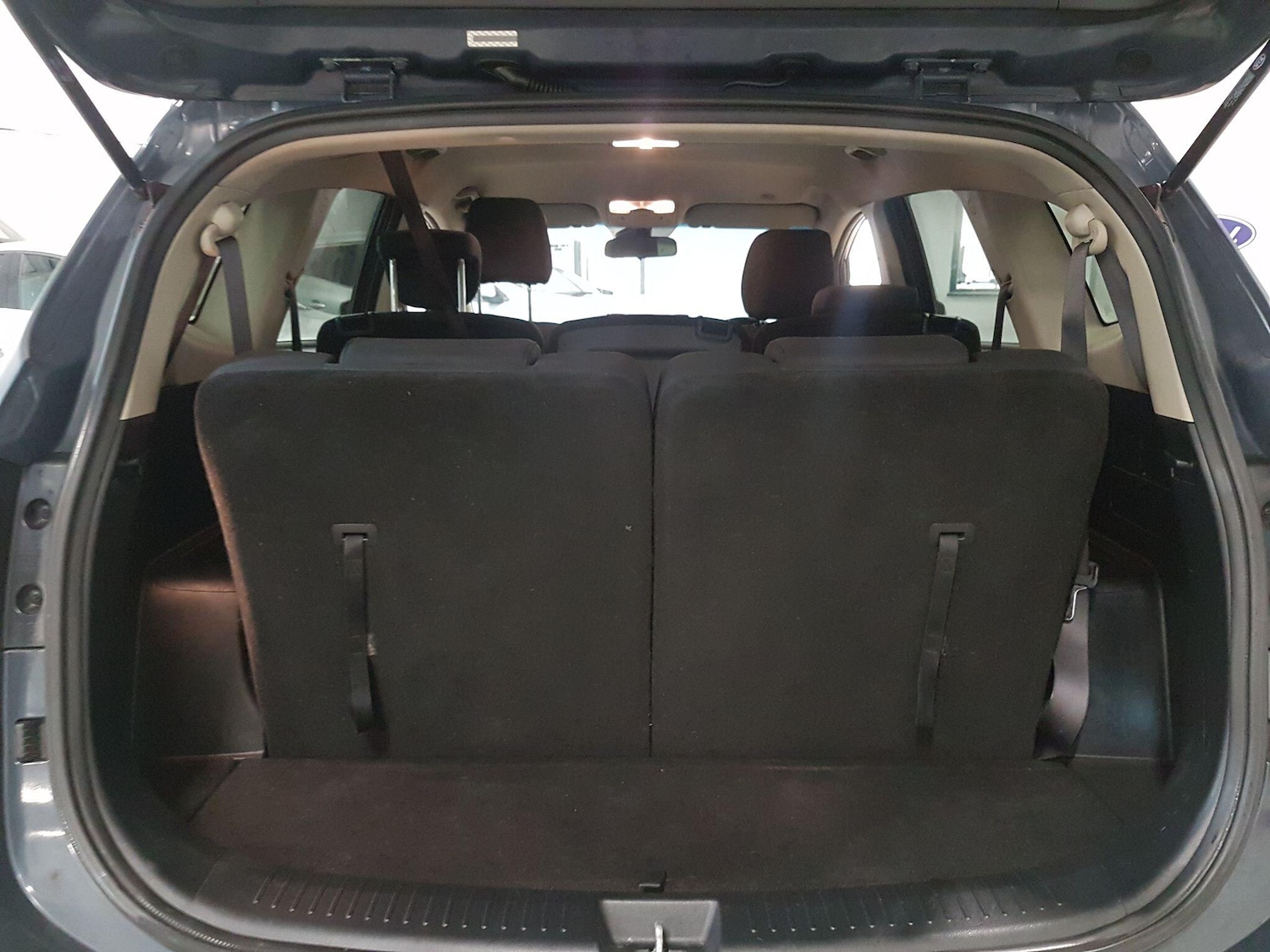 Used Kia Carens 2015 for sale - 76522063: Photo 40