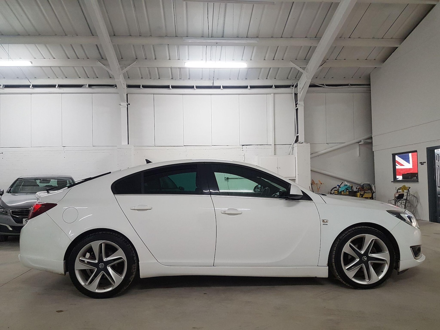 Used Vauxhall Insignia 2015 for sale - 76472667: Photo 14