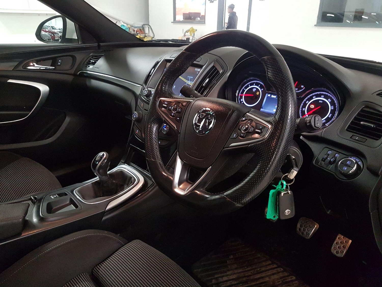 Used Vauxhall Insignia 2015 for sale - 76472667: Photo 2