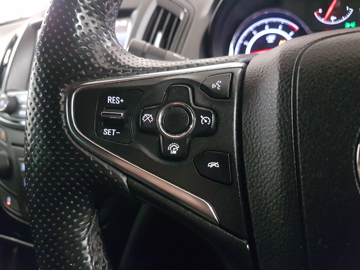 Used Vauxhall Insignia 2015 for sale - 76472667: Photo 25