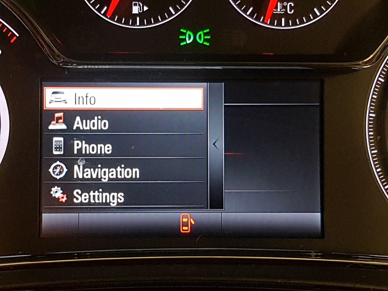 Used Vauxhall Insignia 2015 for sale - 76472667: Photo 37