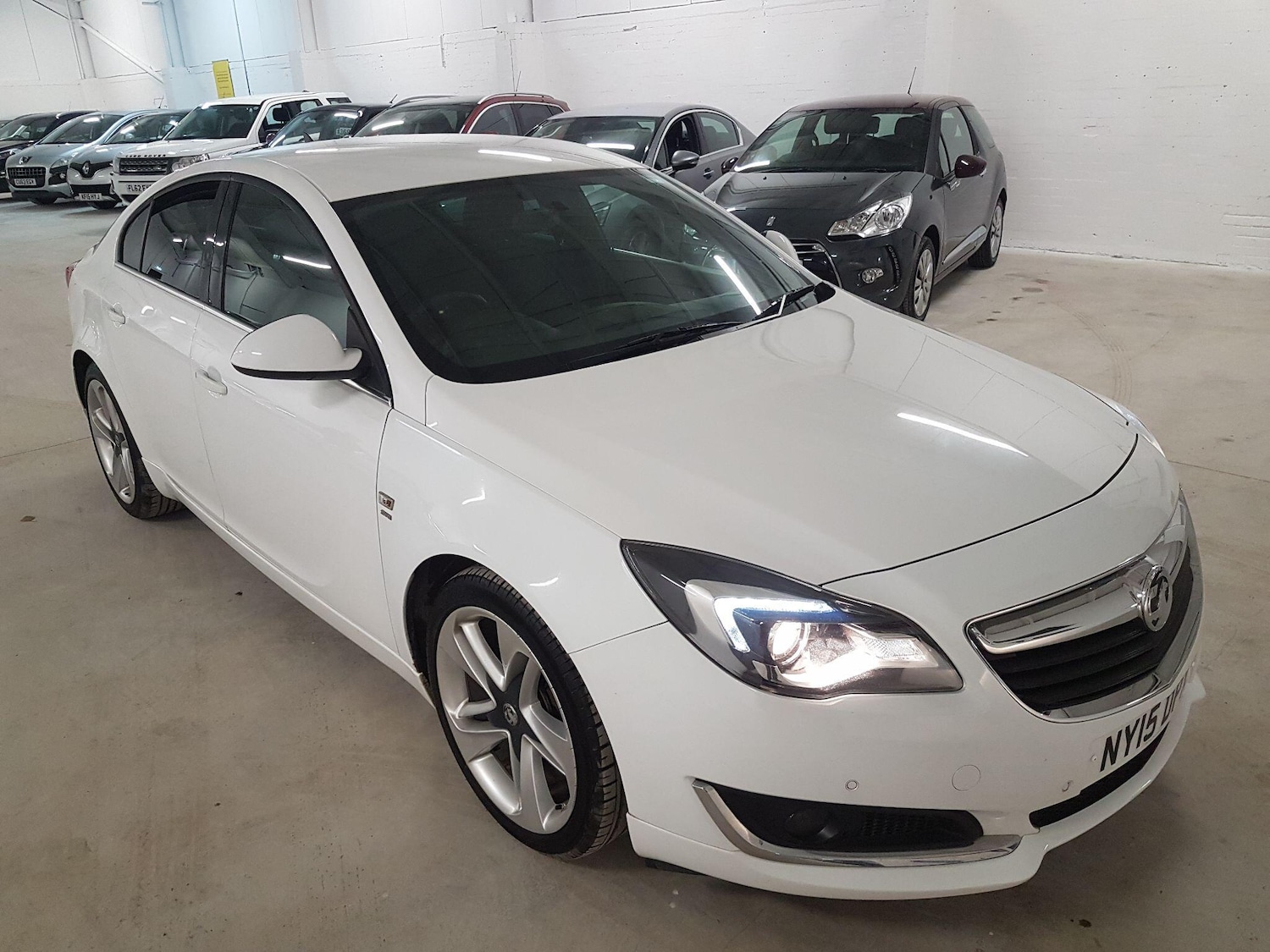 Used Vauxhall Insignia 2015 for sale - 76472667: Photo 8