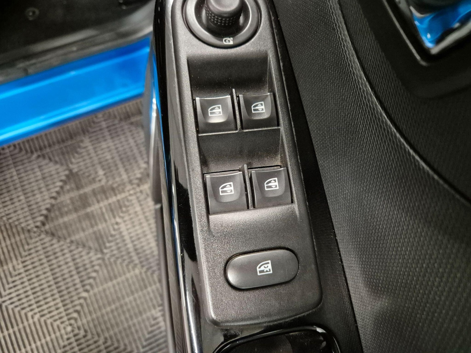 Used Renault Captur 2015 for sale - 78058783: Photo 36