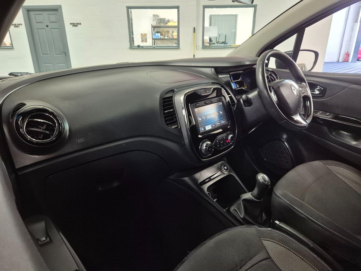 Used Renault Captur 2015 for sale - 78058783: Photo 43