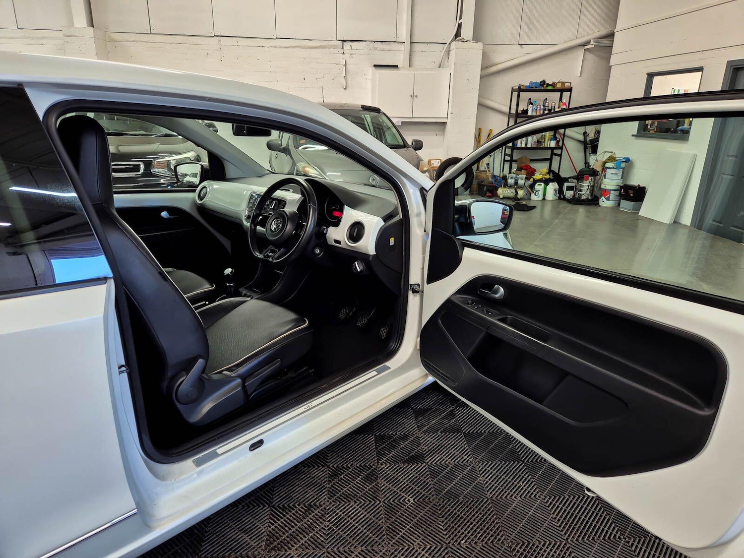 Used Volkswagen up! 2012 for sale - 77737870: Photo 32