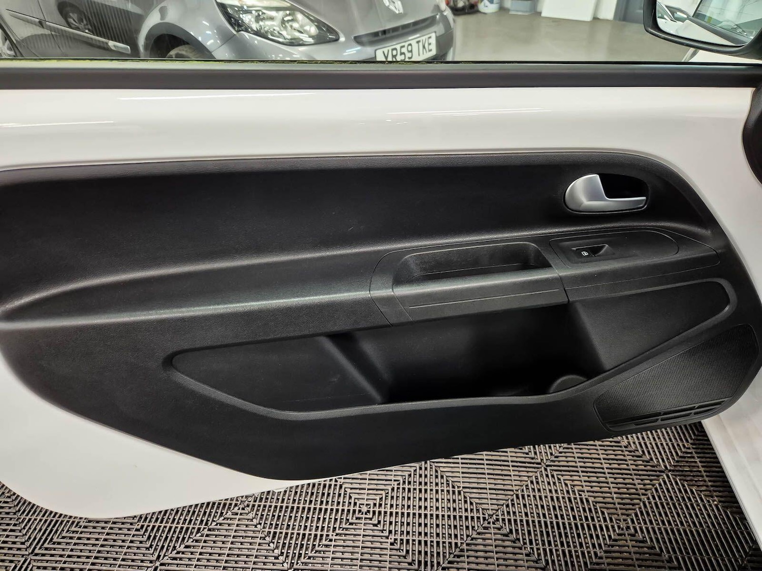 Used Volkswagen up! 2012 for sale - 77737870: Photo 47