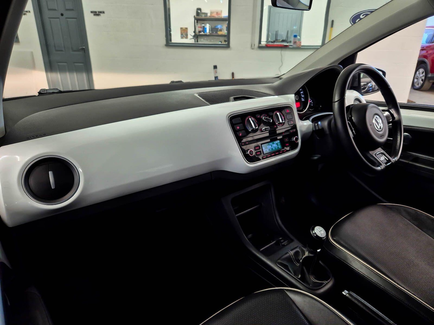 Used Volkswagen up! 2012 for sale - 77737870: Photo 51