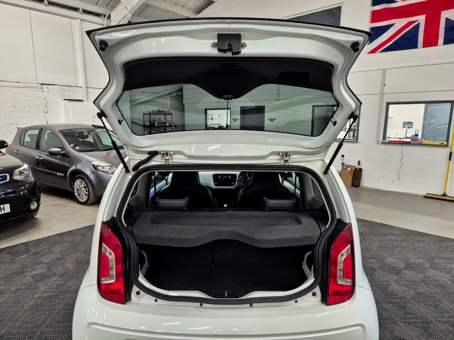 Used Volkswagen up! 2012 for sale - 77737870: Photo 69