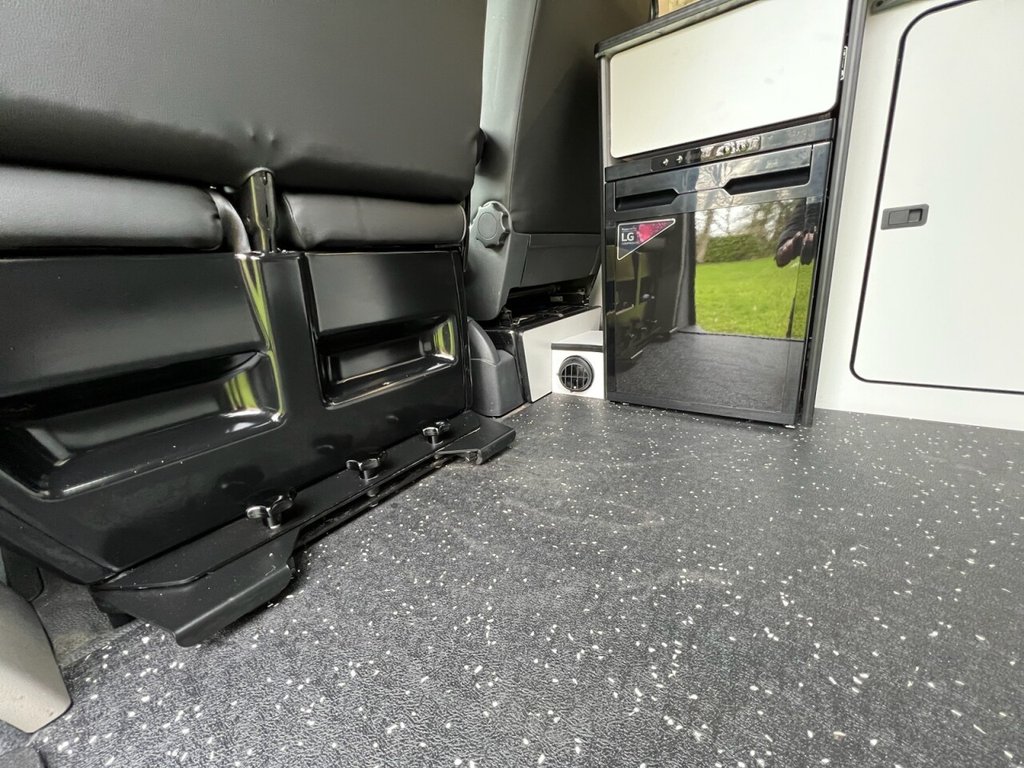 Used Volkswagen Transporter 2015 for sale - 78081481: Photo 24