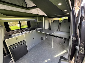 Used Volkswagen Transporter 2016 for sale - 78081473: Photo