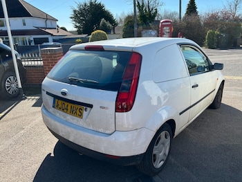 Used Ford Fiesta 2004 for sale - 78081472: Photo