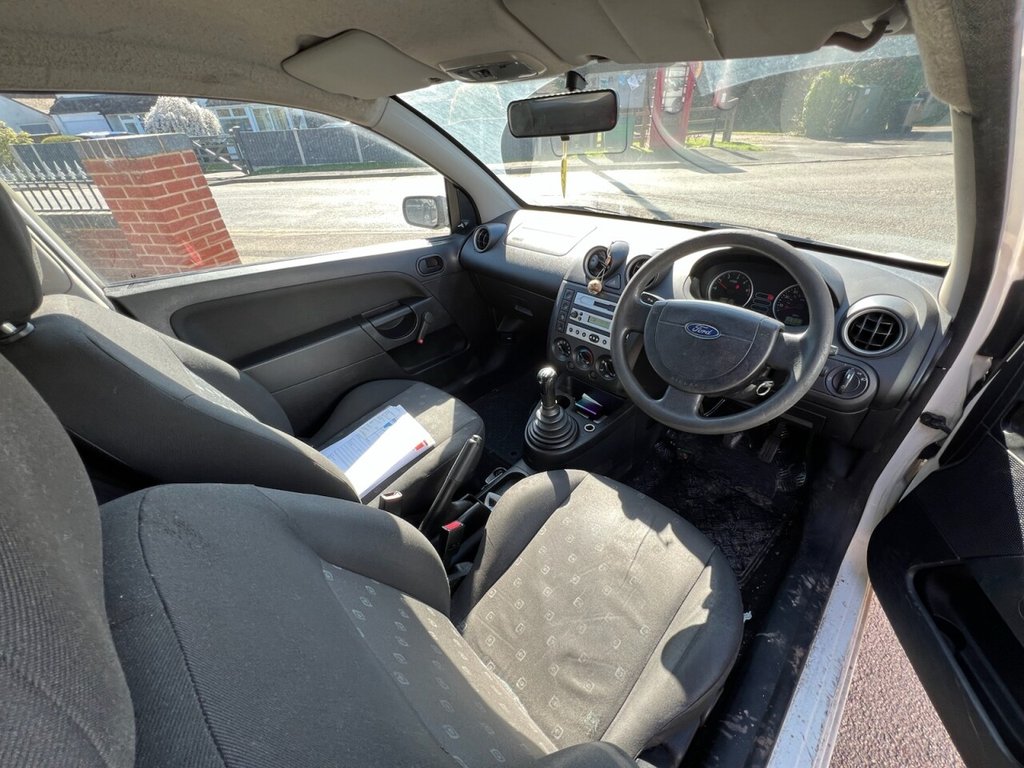 Used Ford Fiesta 2004 for sale - 78081472: Photo 9