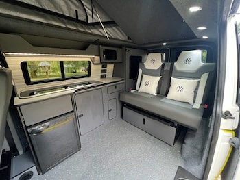 Used Volkswagen Transporter 2015 for sale - 78081459: Photo