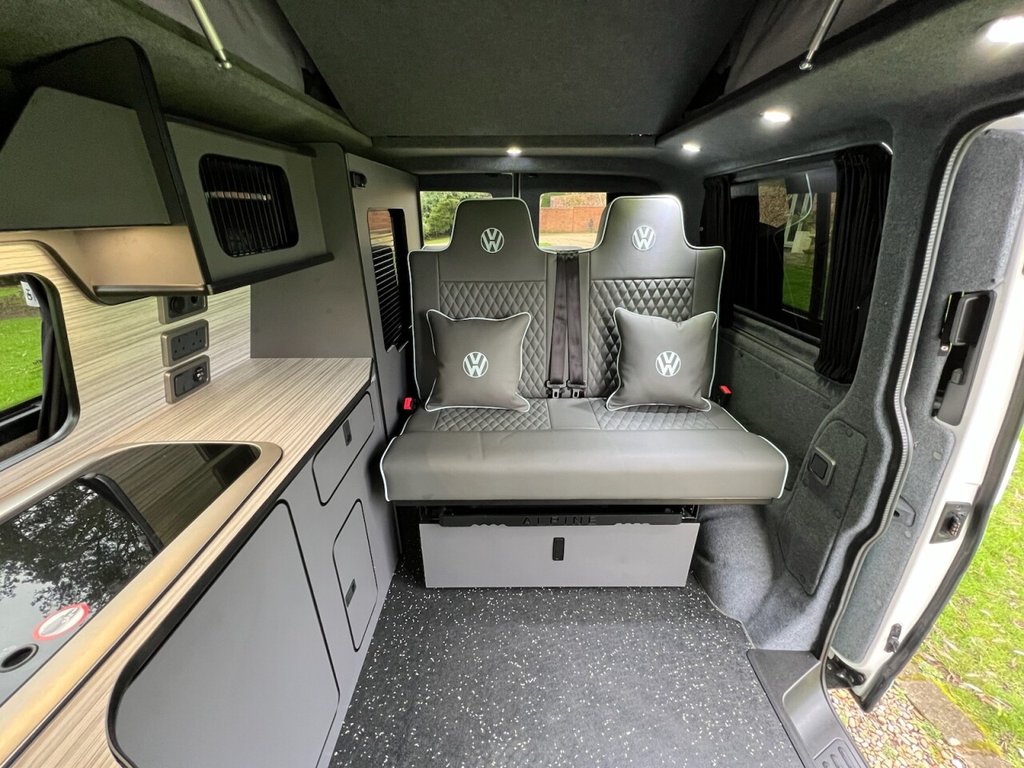 Used Volkswagen Transporter 2018 for sale - 78081477: Photo 2