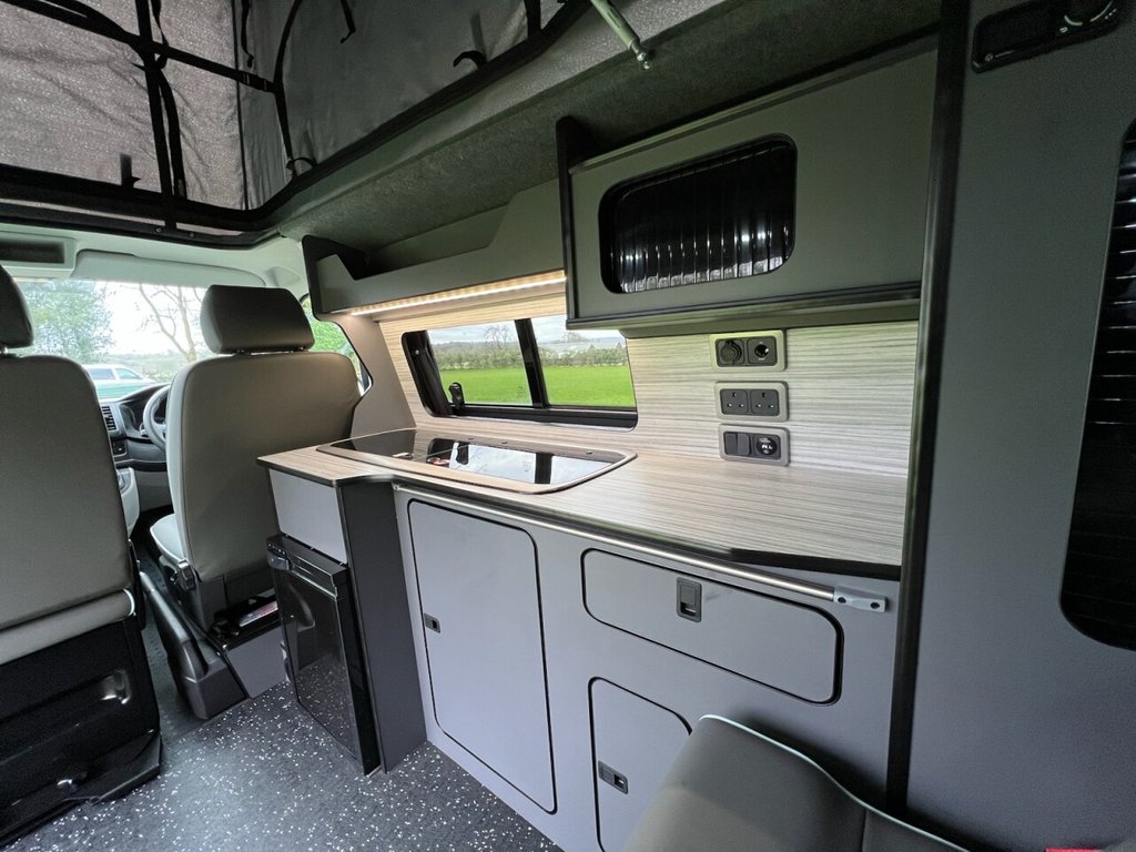 Used Volkswagen Transporter 2018 for sale - 78081477: Photo 24