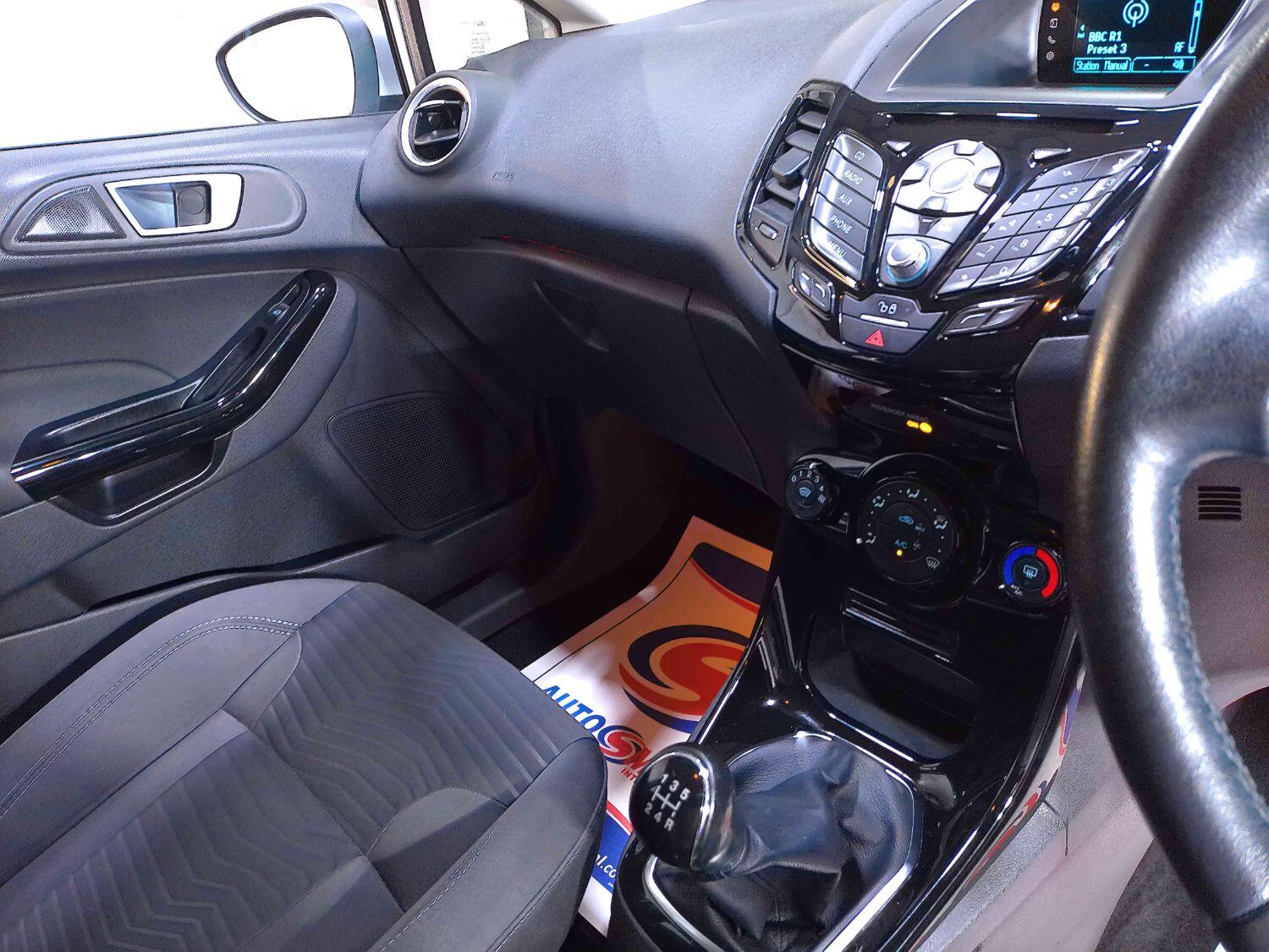 Used Ford Fiesta 2015 for sale - 76455391: Photo 16